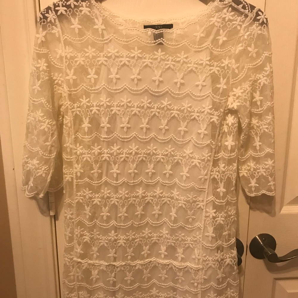 Forever 21 LACE DRESS - Picture 1 of 3